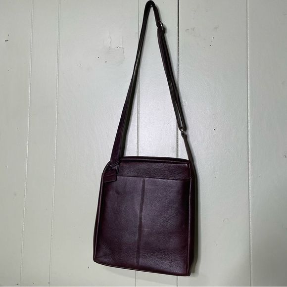Levenger Brown Leather Messenger Bag Tote - Picture 5 of 9